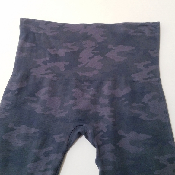 🌸 NEW Spanx | Camouflage High Waist Knit Leggings M - Picture 7 of 11